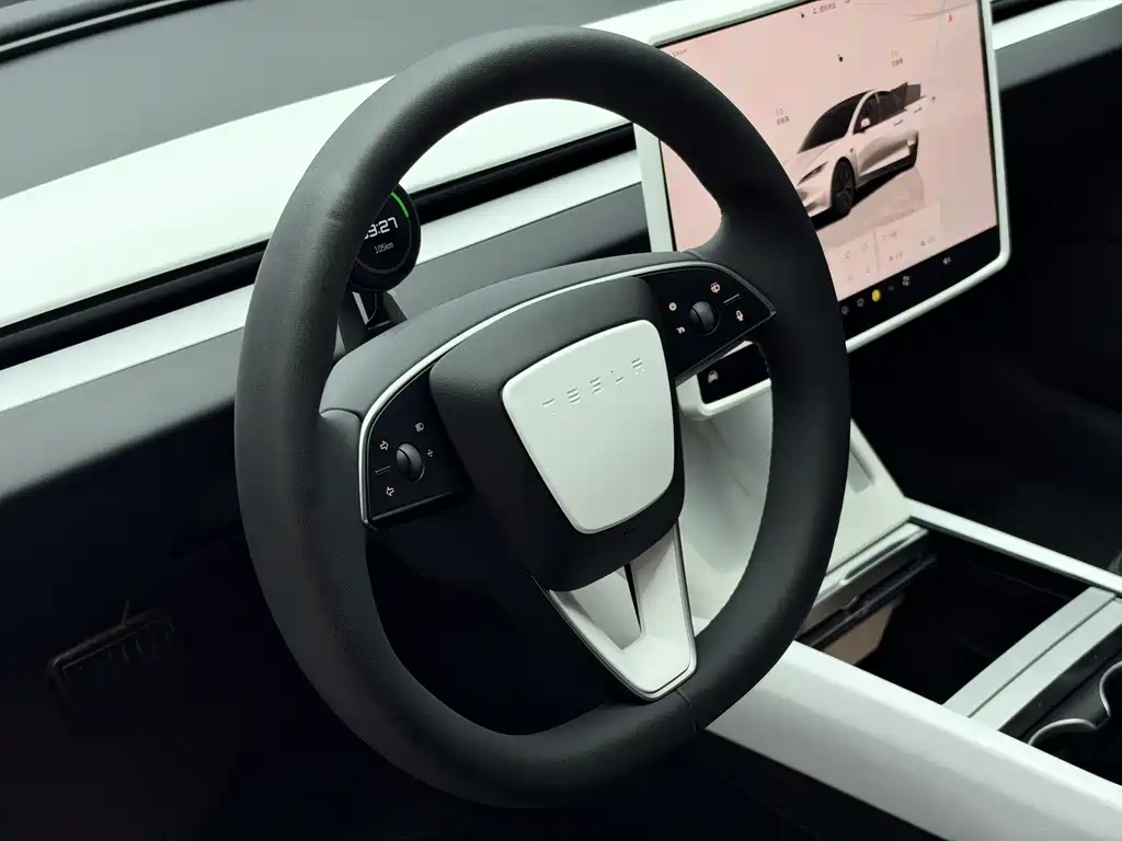 Tesla Model 3 — фото 4