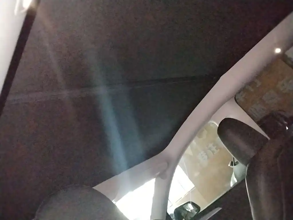 Tesla Model Y — фото 18