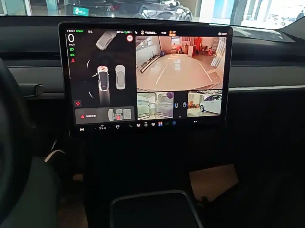Tesla Model Y — фото 13