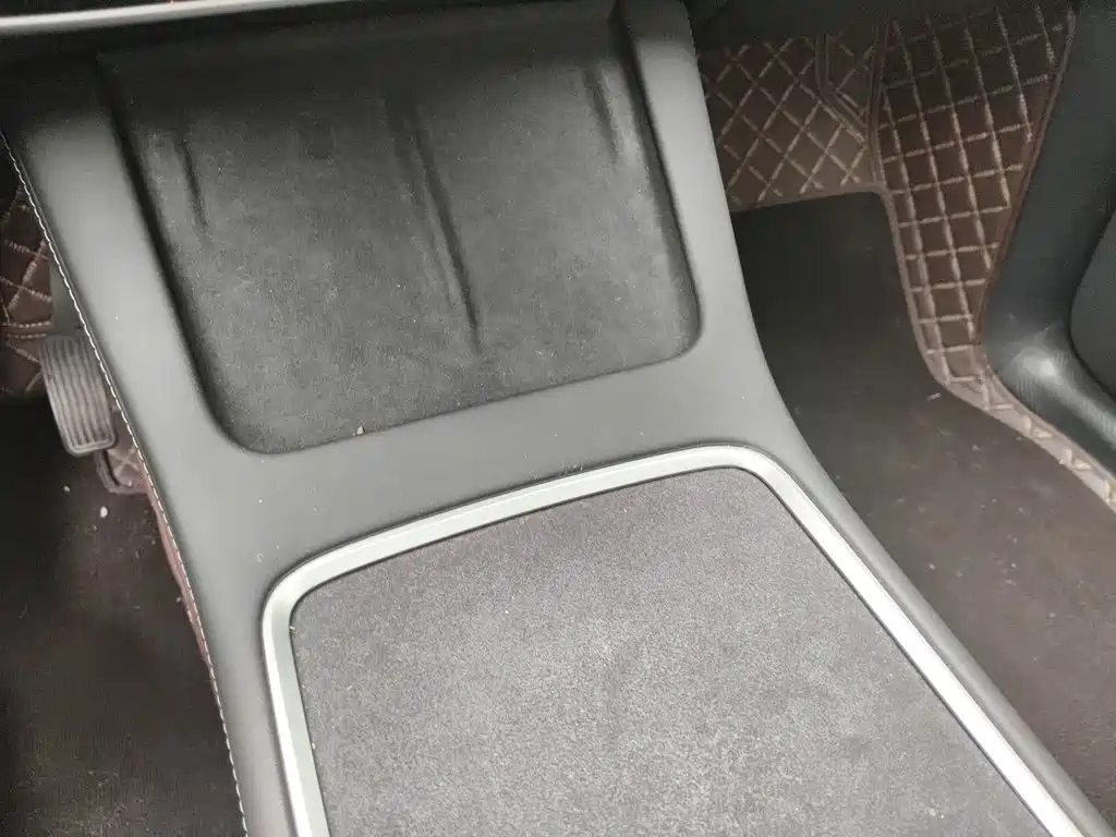 Tesla Model Y — фото 20