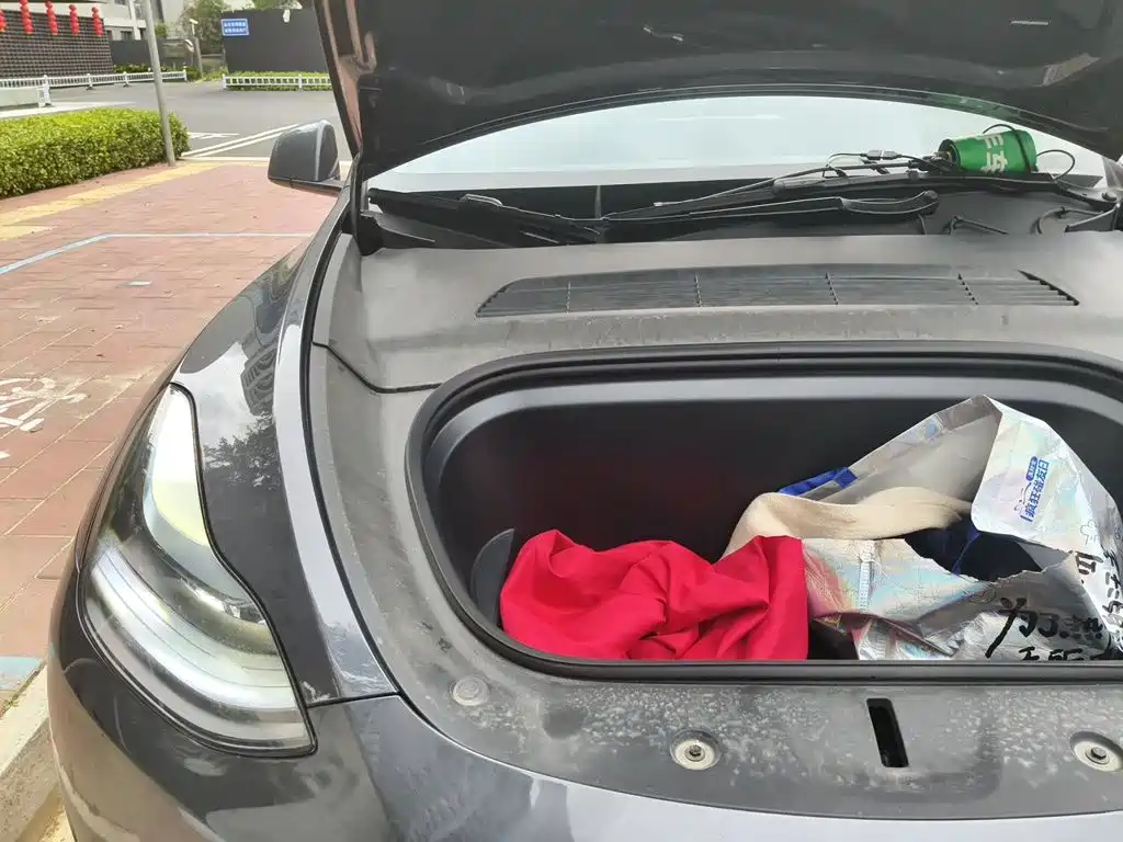 Tesla Model Y — фото 21