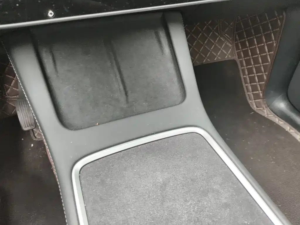 Tesla Model Y — фото 25