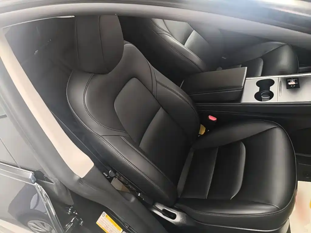 Tesla Model Y — фото 25