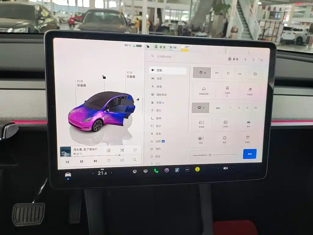 Tesla Model Y — фото 13
