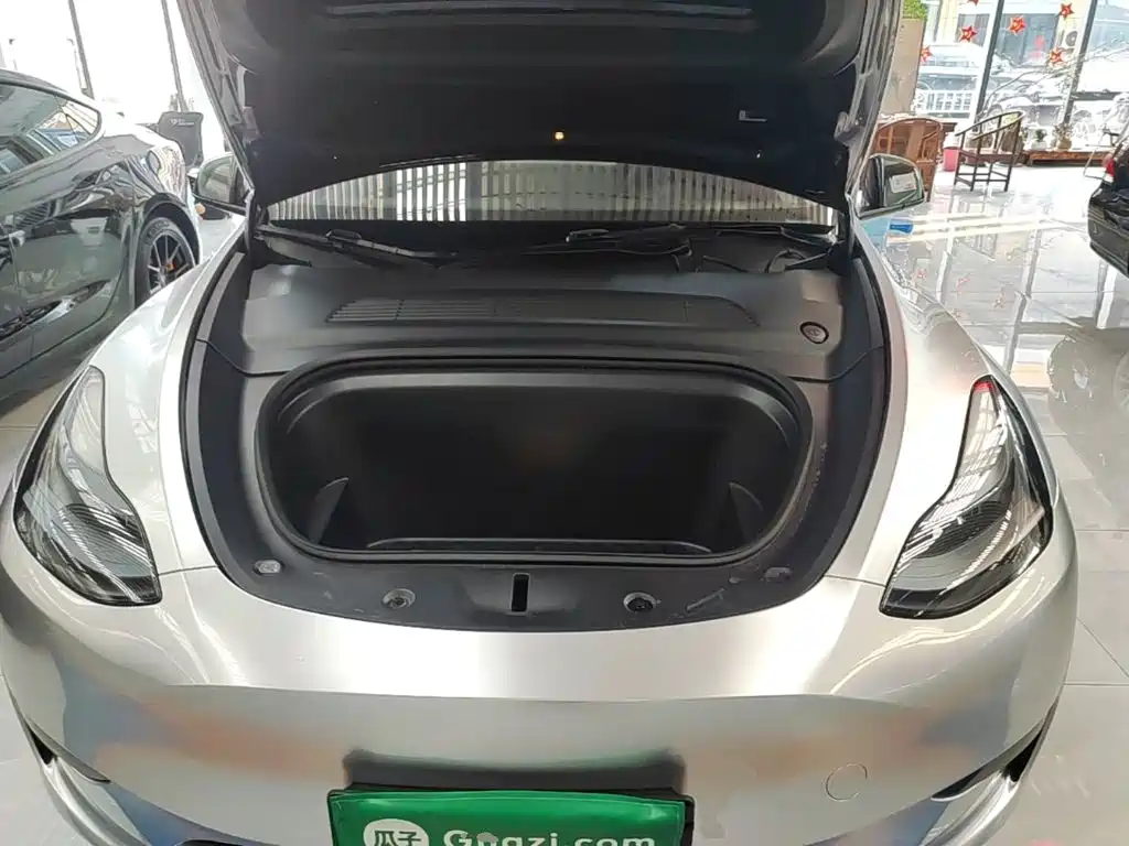 Tesla Model Y — фото 20