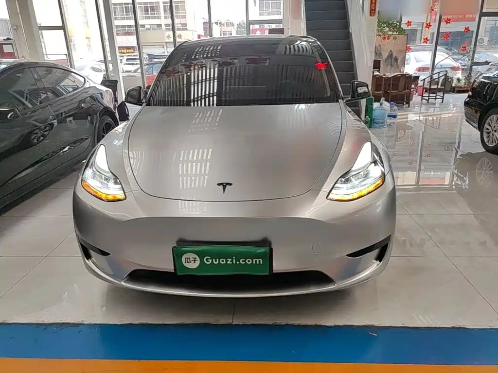 Tesla Model Y — фото 3
