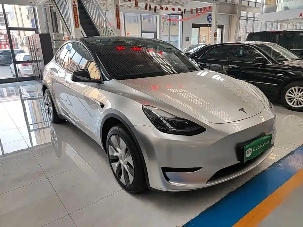 Tesla Model Y — фото 4