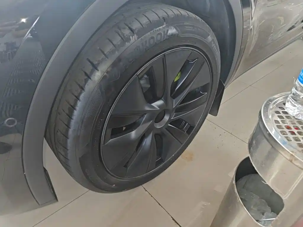 Tesla Model Y — фото 23