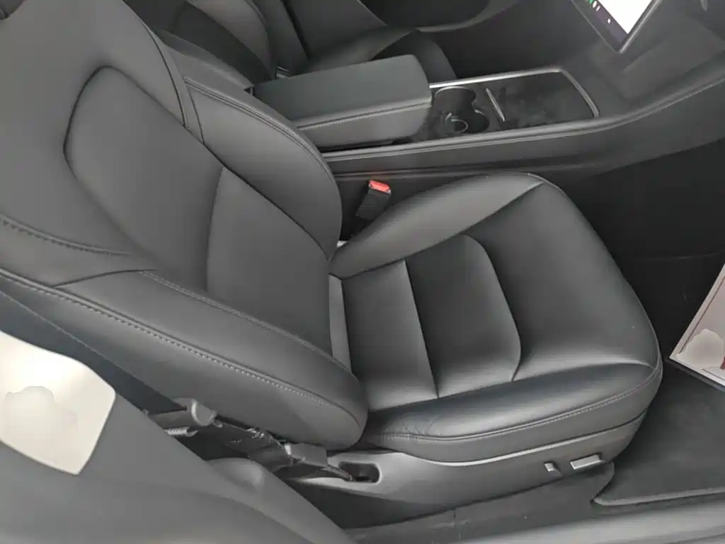 Tesla Model Y — фото 25