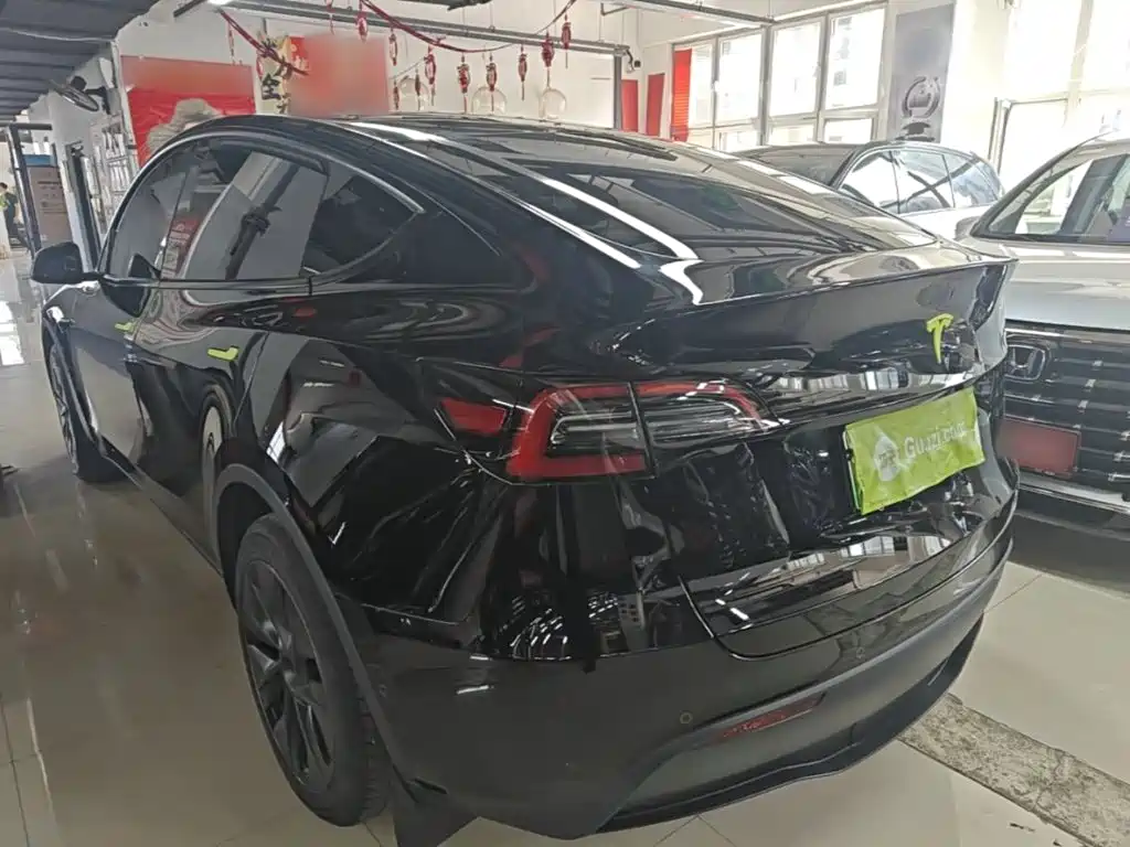 Tesla Model Y — фото 5