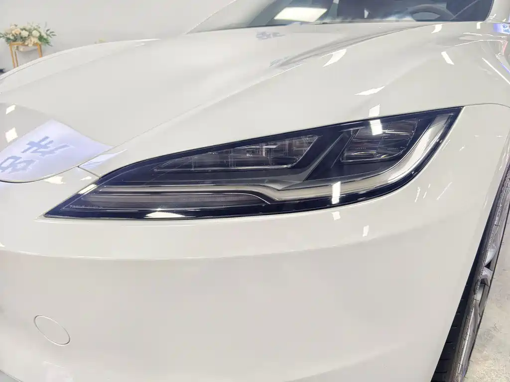Tesla Model 3 — фото 2
