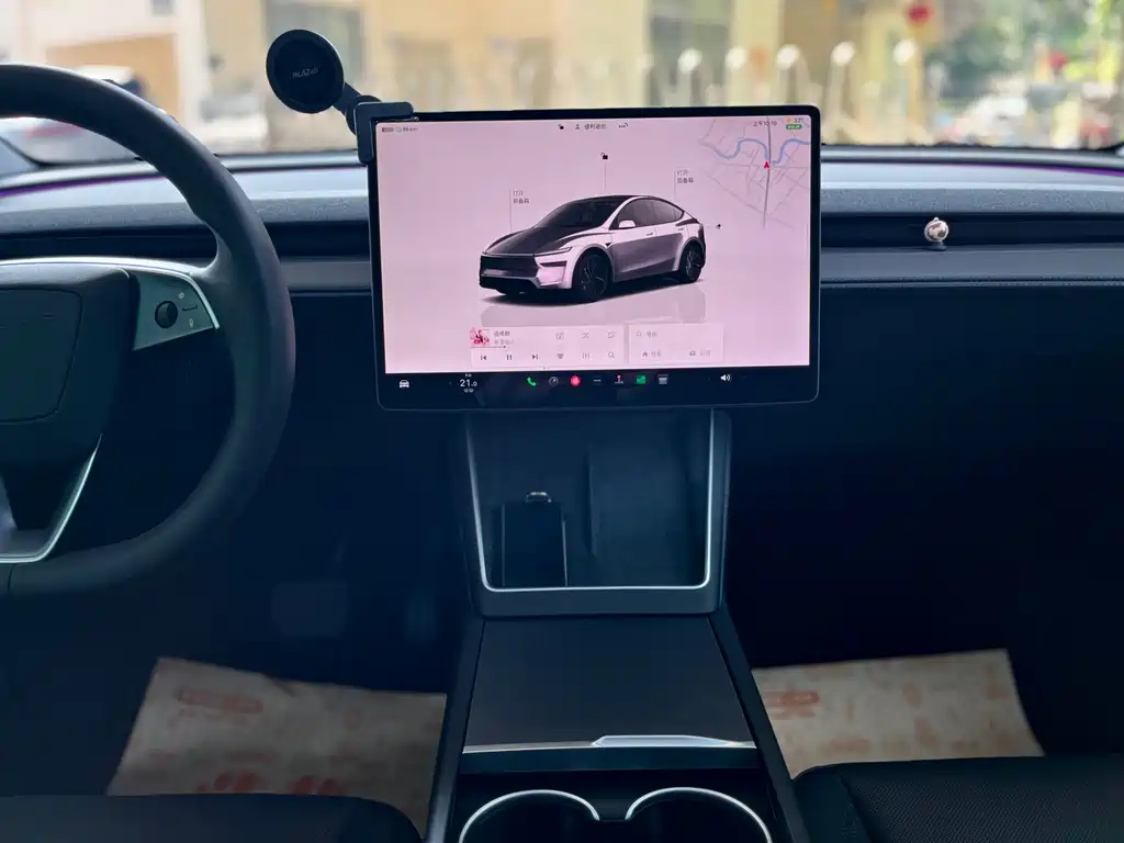 Tesla Model Y — фото 14