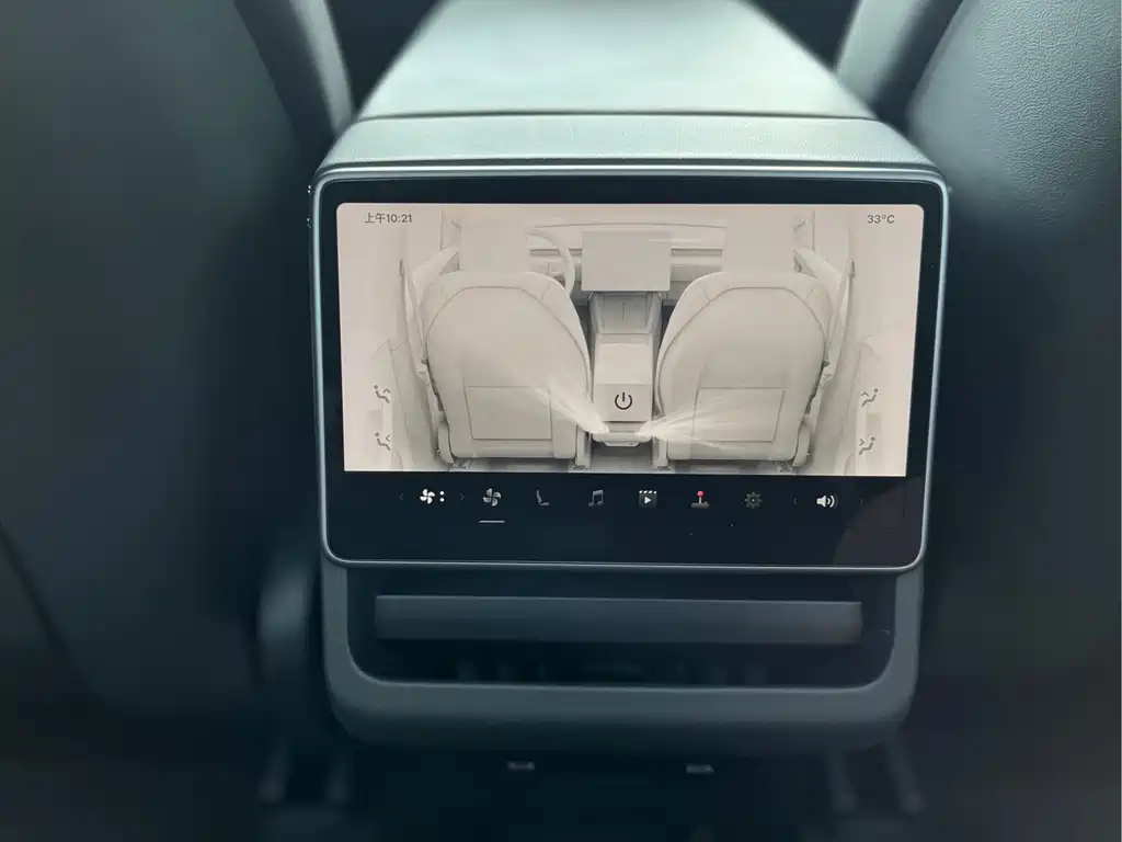 Tesla Model Y — фото 23