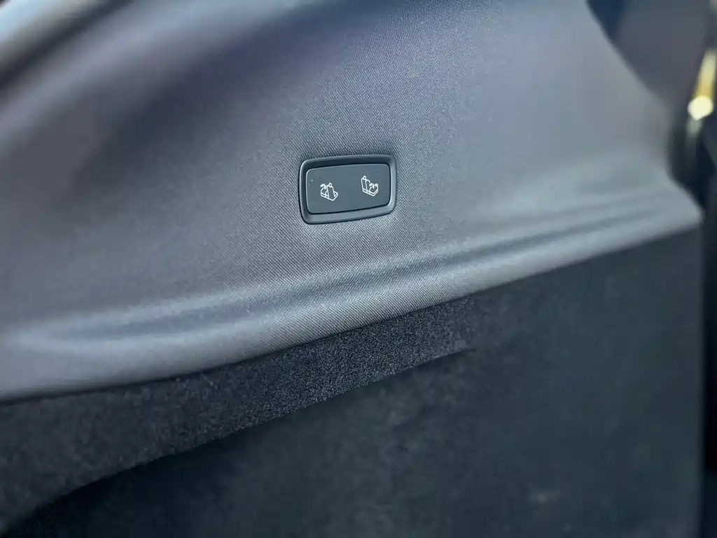 Tesla Model Y — фото 25