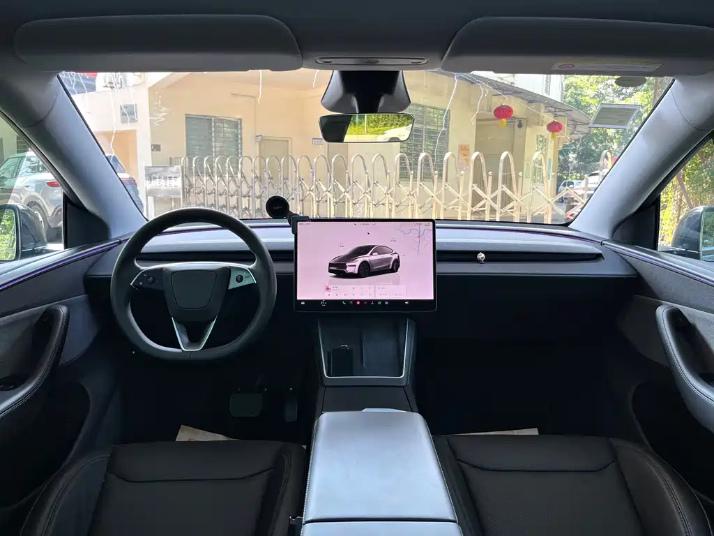 Tesla Model Y — фото 7