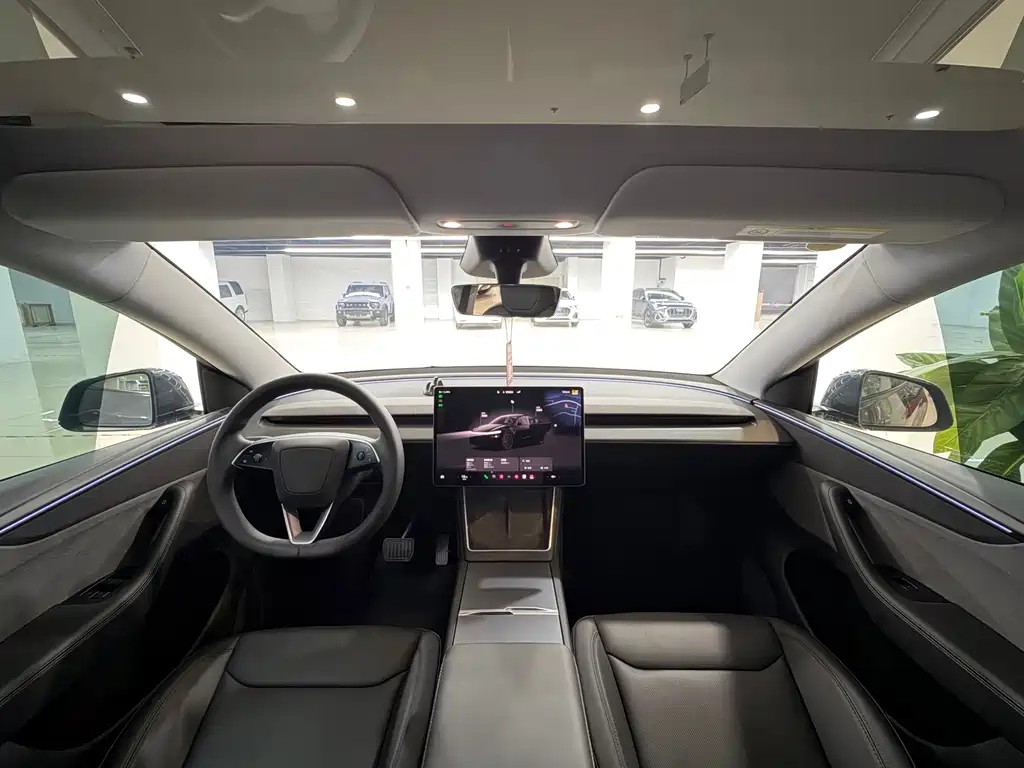 Tesla Model Y — фото 6