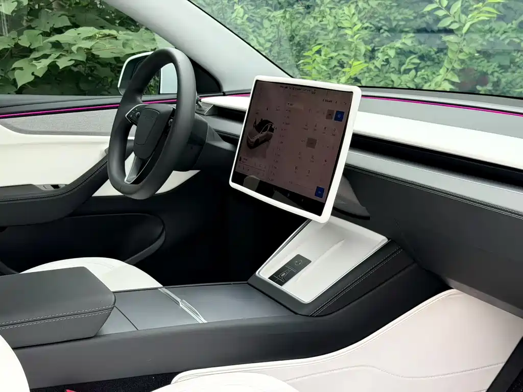 Tesla Model Y — фото 4