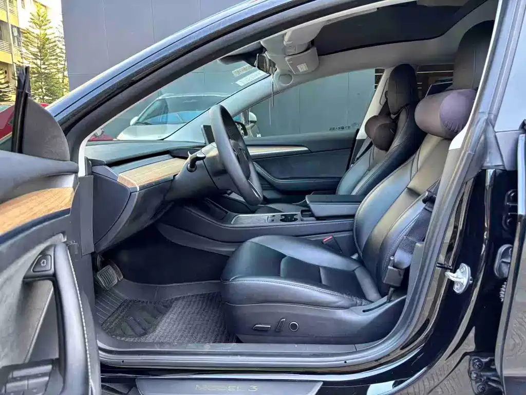 Tesla Model 3 — фото 3