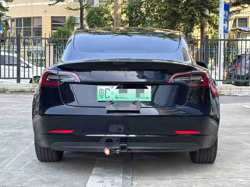 Tesla Model 3 — фото 6