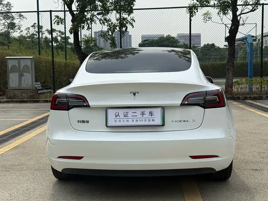 Tesla Model 3 — фото 10