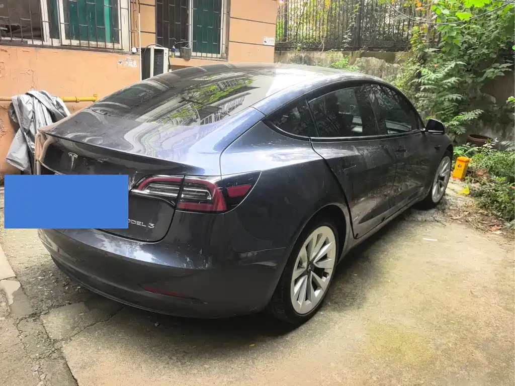 Tesla Model 3 — фото 3