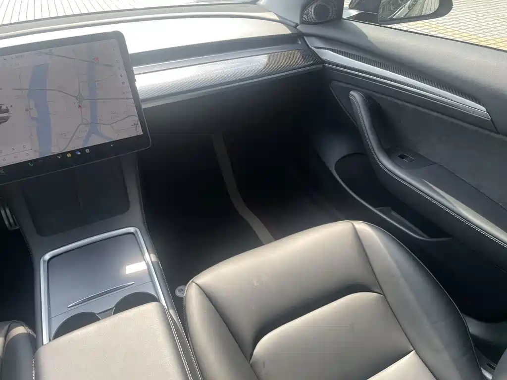 Tesla Model 3 — фото 15