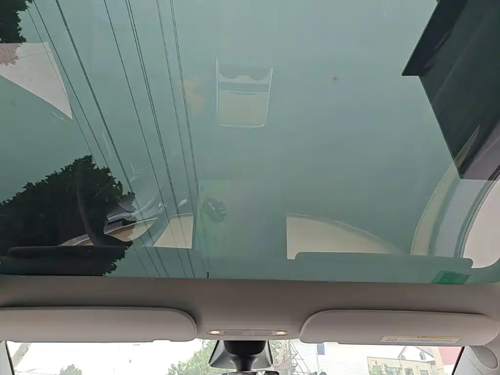 Tesla Model Y — фото 18
