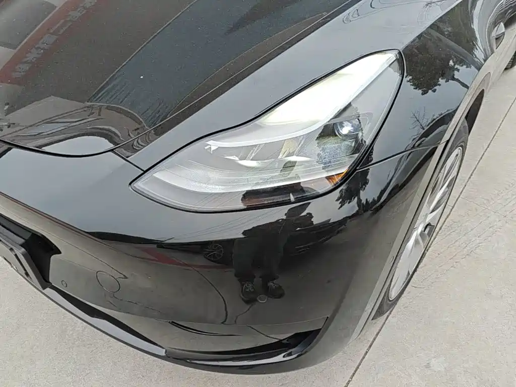 Tesla Model Y — фото 24