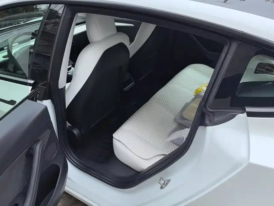 Tesla Model 3 — фото 11