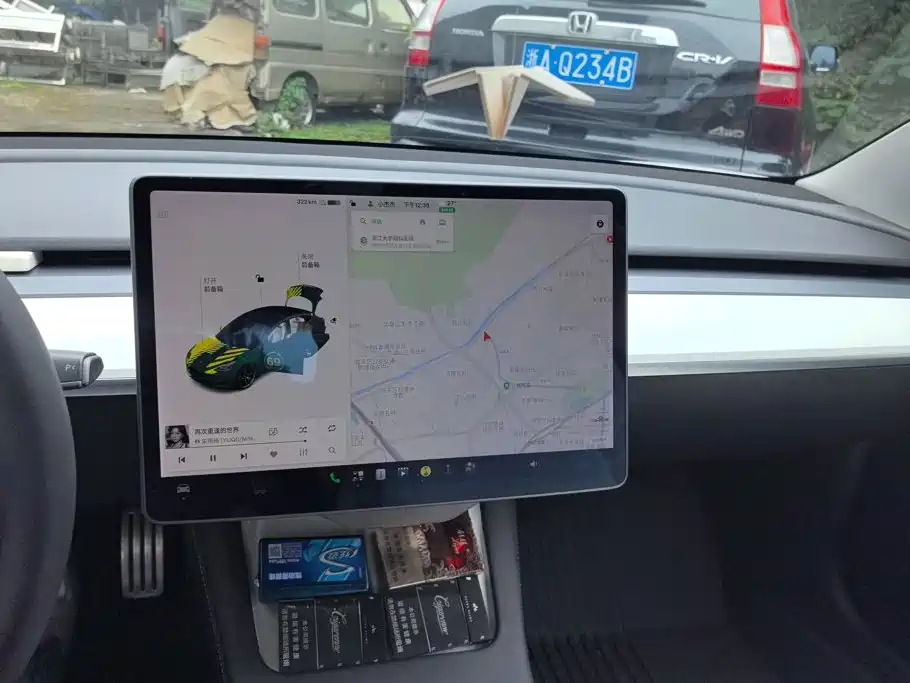 Tesla Model 3 — фото 13