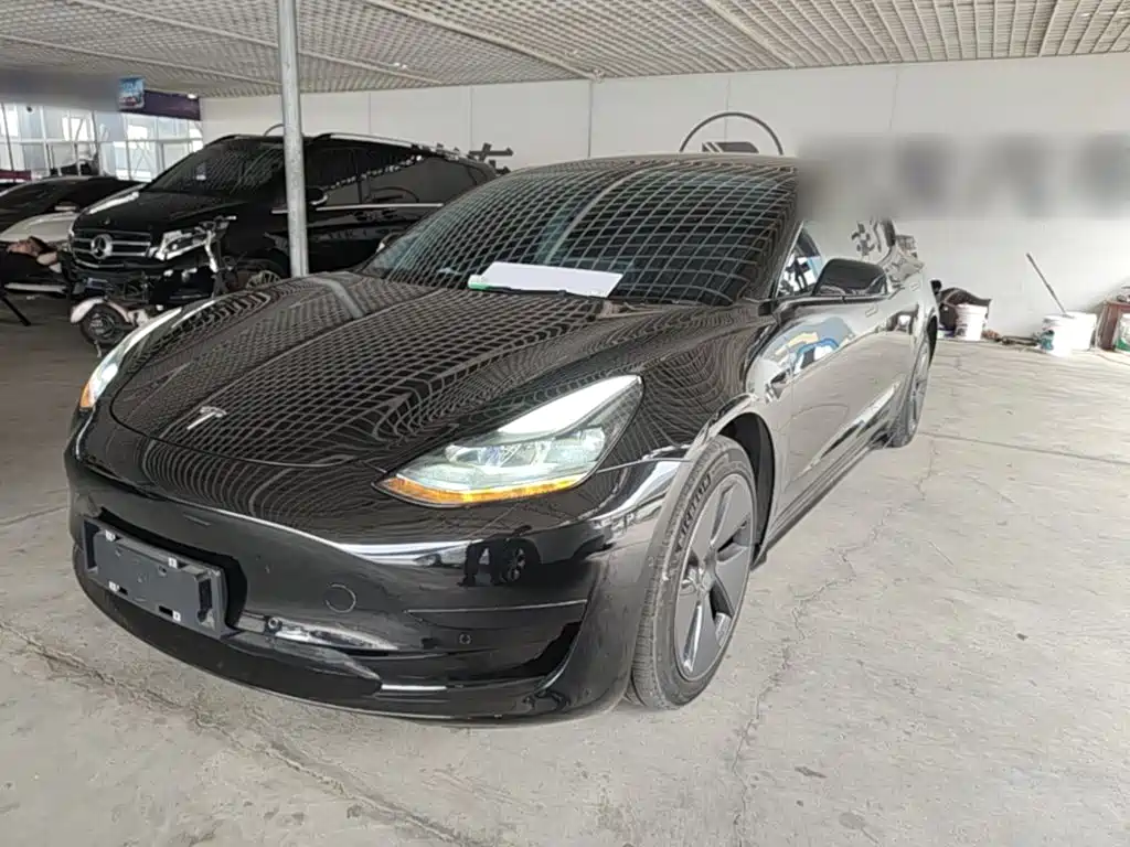 Tesla Model 3 — фото 2