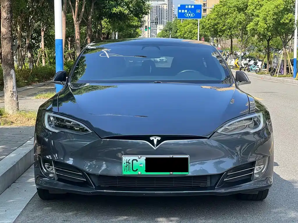 Tesla Model S — фото 2