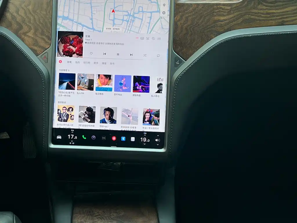Tesla Model S — фото 7