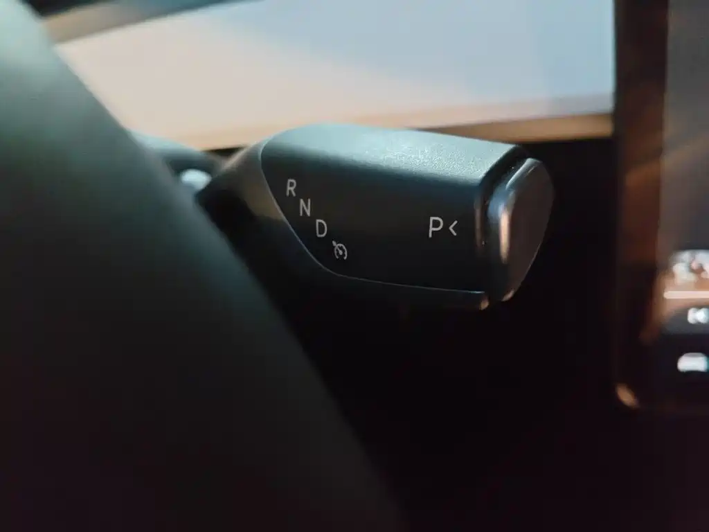 Tesla Model 3 — фото 7