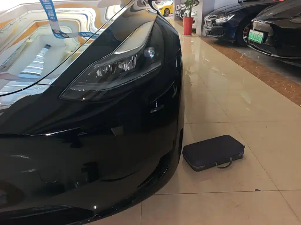 Tesla Model Y — фото 18