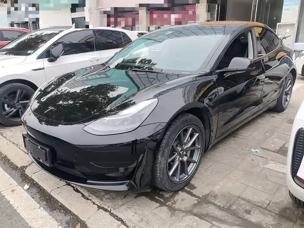 Tesla Model 3 — фото 2