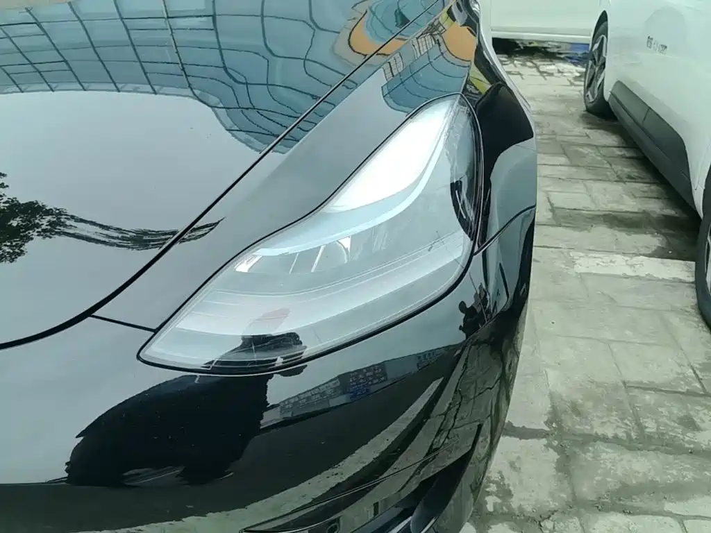 Tesla Model 3 — фото 24