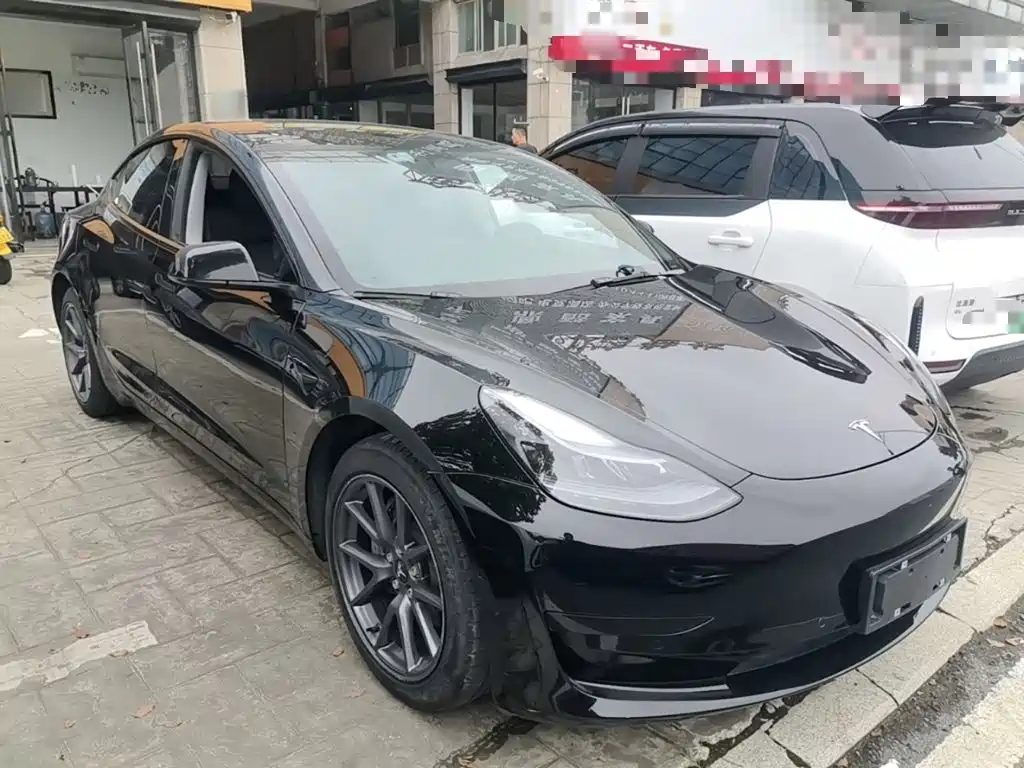 Tesla Model 3 — фото 4
