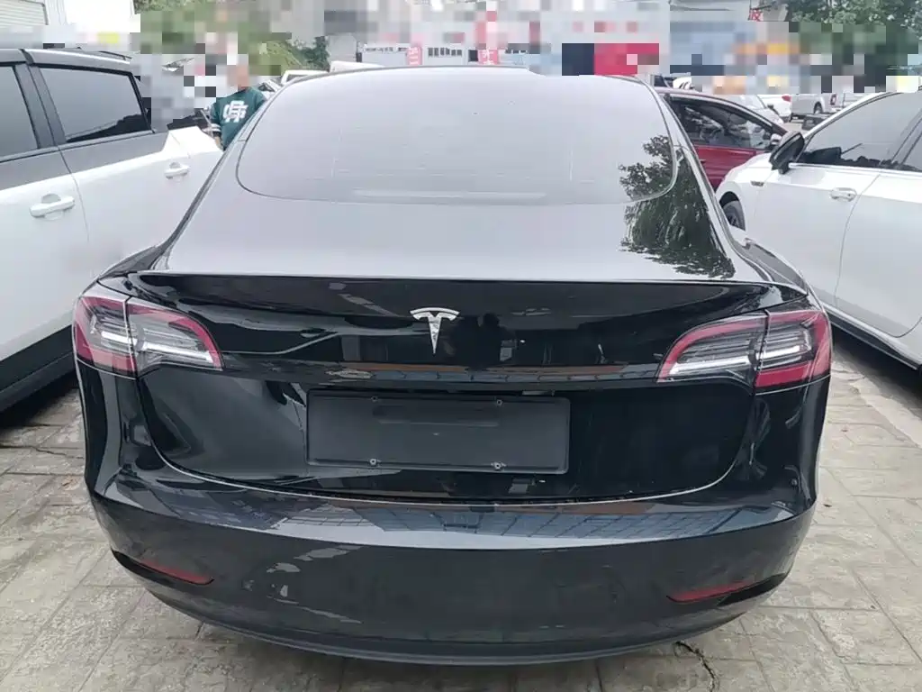 Tesla Model 3 — фото 6