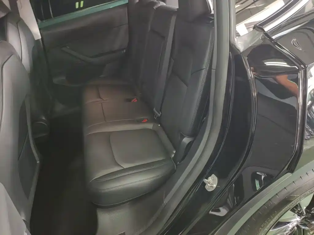 Tesla Model Y — фото 17