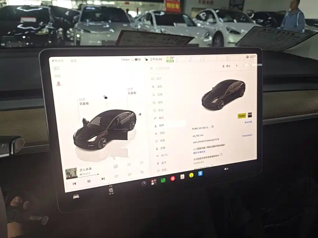 Tesla Model 3 — фото 13