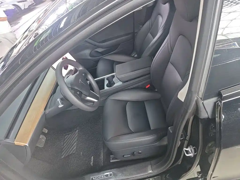 Tesla Model 3 — фото 15