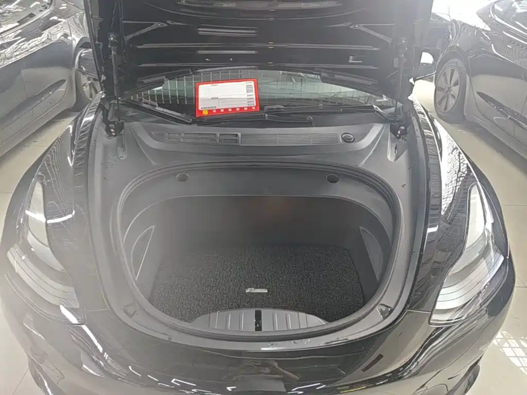 Tesla Model 3 — фото 20