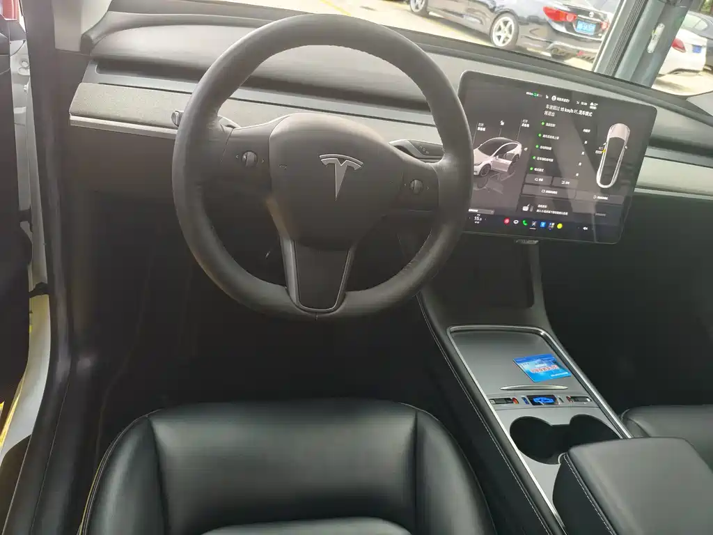 Tesla Model Y — фото 4