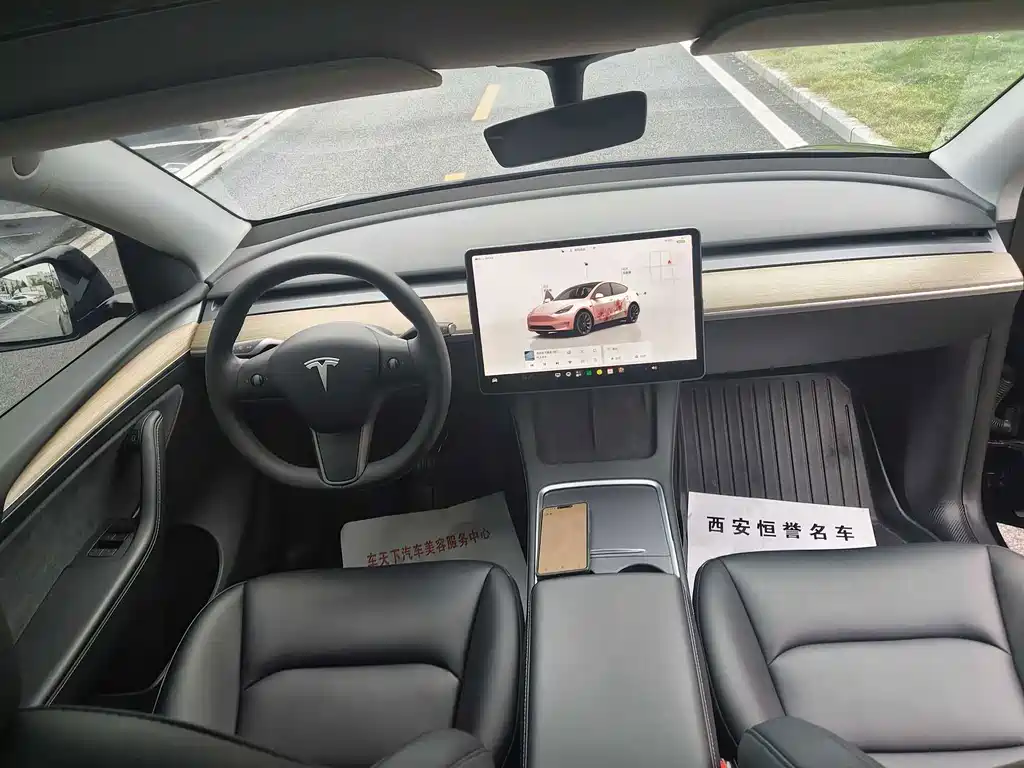 Tesla Model Y — фото 7