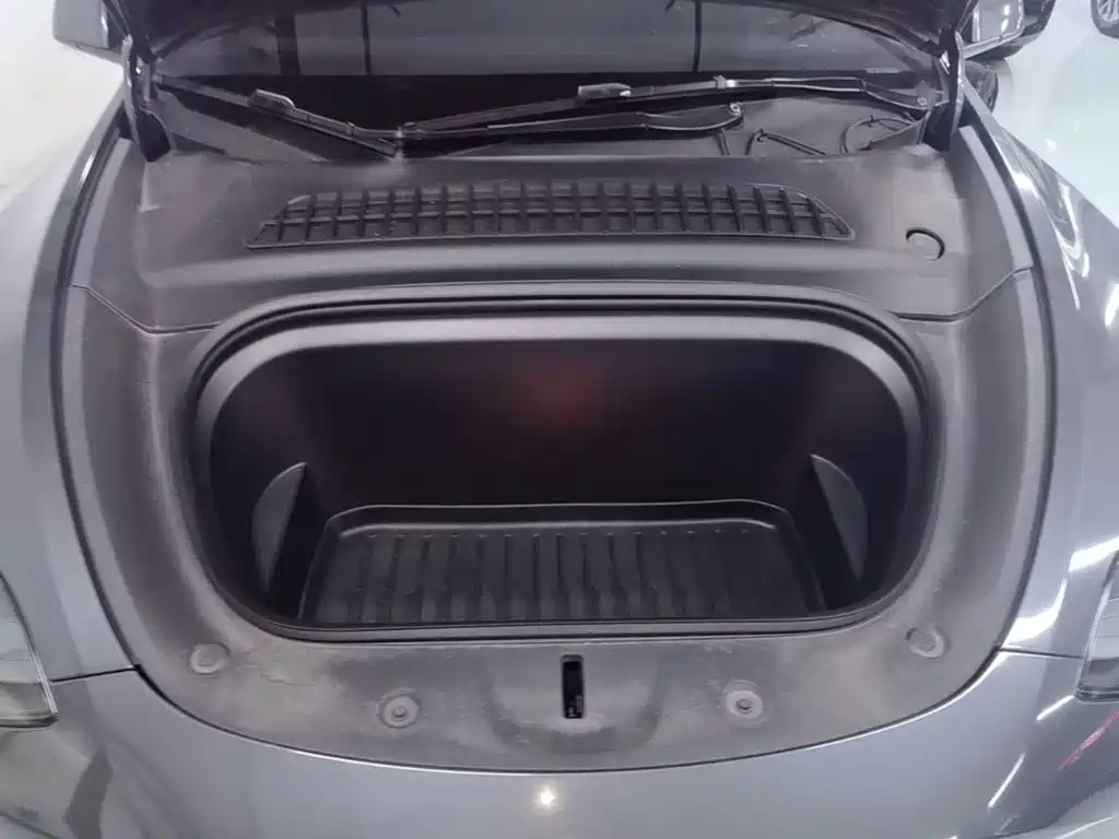 Tesla Model Y — фото 20