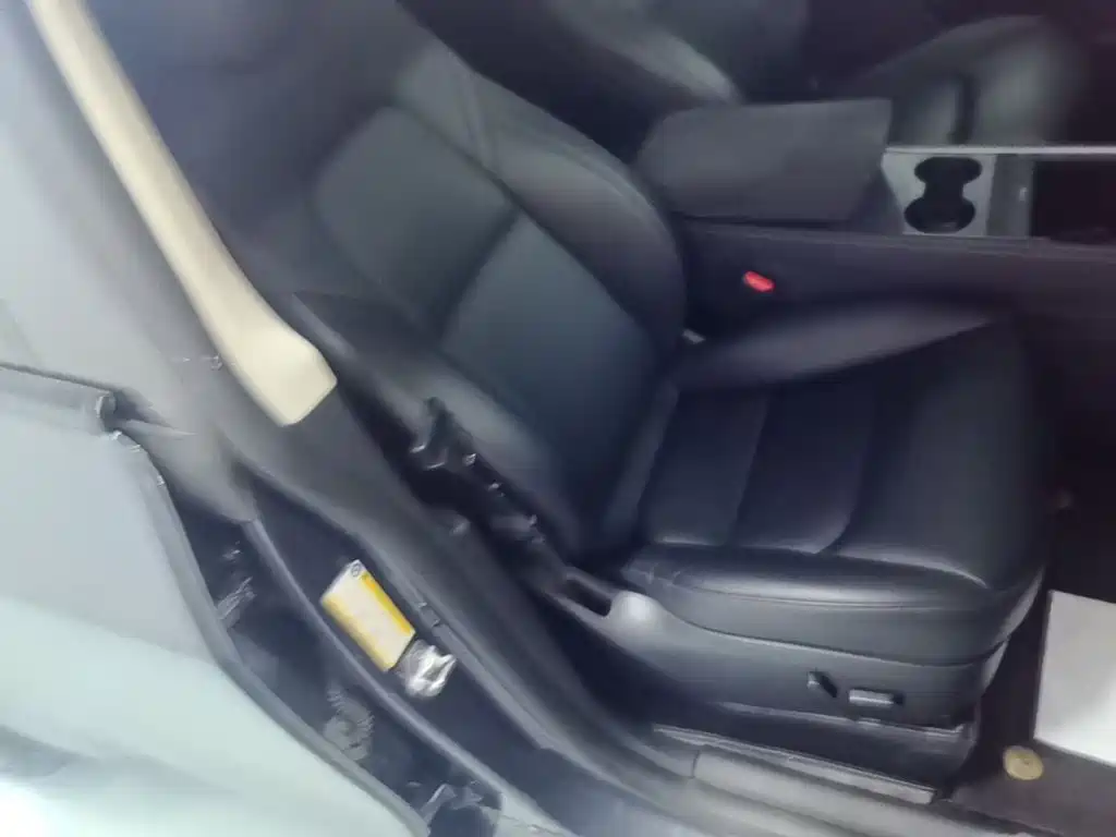 Tesla Model Y — фото 25