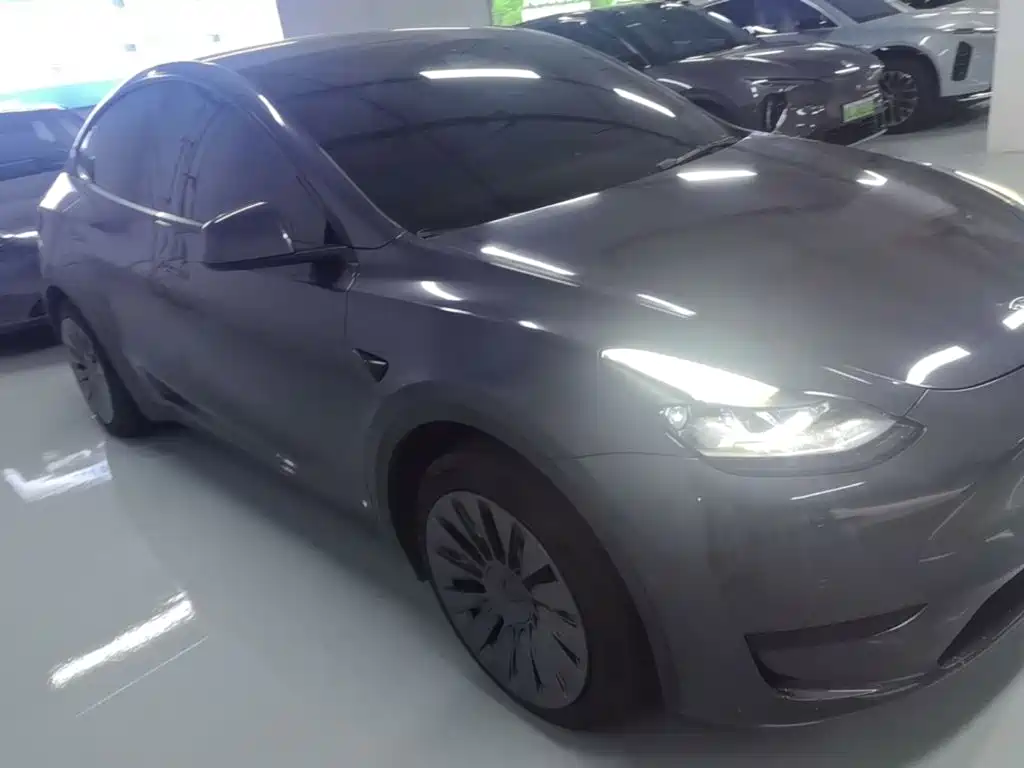 Tesla Model Y — фото 4