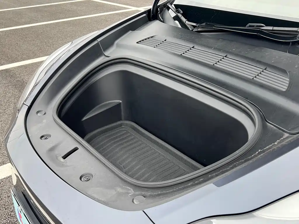Tesla Model Y — фото 13