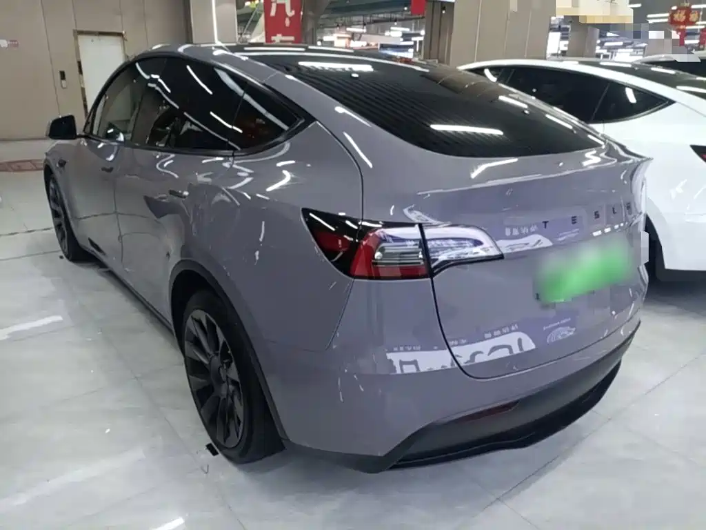 Tesla Model Y — фото 5